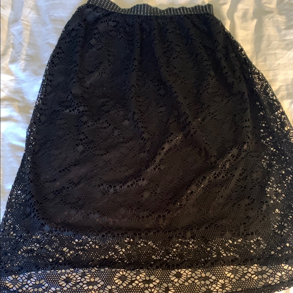 Black Lace full lined Skirt w elastic waistband EUC